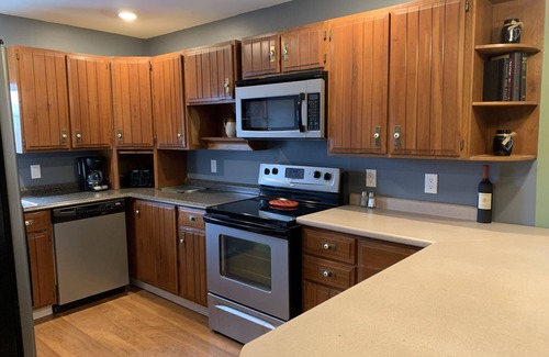 Watkins Glen Casa | 405 S. Madison, Suite A