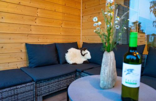 Bleckede Casa | 408-Kleinis Tiny House mit Kamin bis 4 Pers