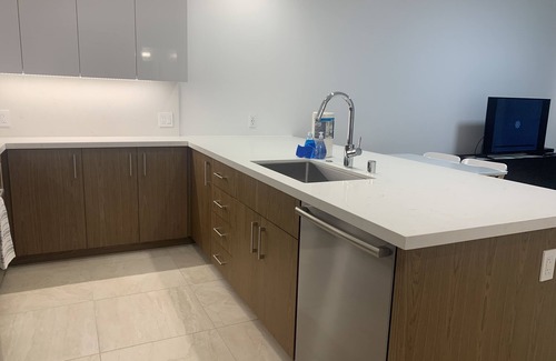 Ala Moana Condominio | 40th Floor One Bedroom Condo