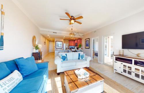 Upper Grand Lagoon Apartamento | 4100 Marriott Drive #311