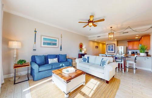 Upper Grand Lagoon Apartamento | 4100 Marriott Drive #311