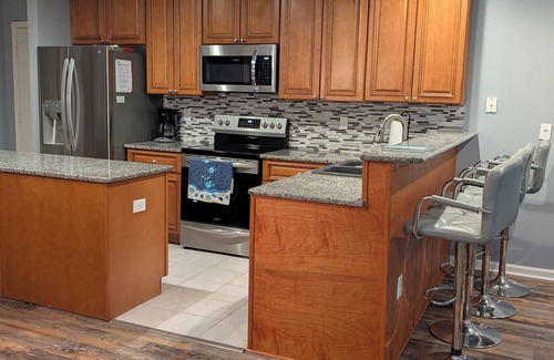 Rehoboth Beach Condominio | 4106 Palms, 1st floor, 3-bedroom, August rates reduced by 300 dollars per week