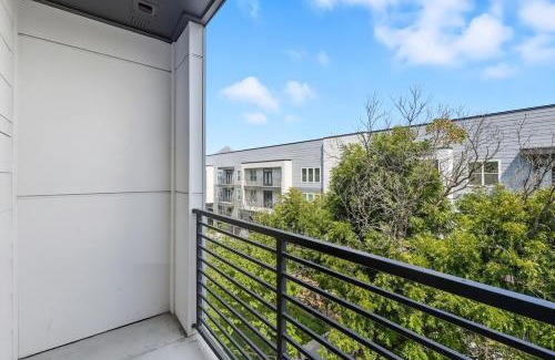 Fort Worth Apartamento | 412 Stylish 2B2B Resort Style Pool & Gym, Golf Simulator, 7M to Dickies Stadium, 15M to AT&T stadium