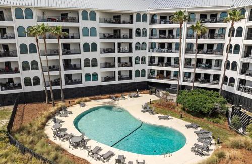 Isle of Palms Apartamento | 417 Seascape Villas, Beachfront! Stunning Views! Pool!