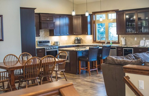 Fish Creek Condominio | 4188 Cottage Row Ct. - Nueva construcción en el centro de Fish Creek - ¡Camina por todas partes!