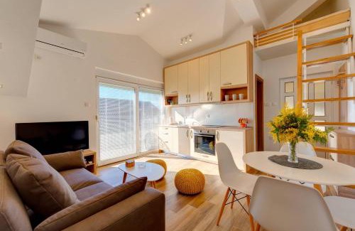 Tomicici Apartamento | 42° North Apartments