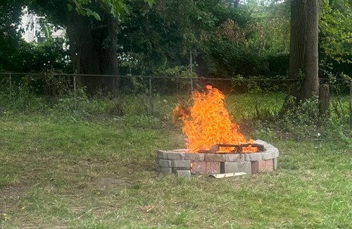 Detroit Casa | 420 friendly 3-bedroom house in Detroit with WiFi, AC