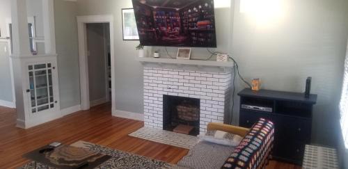 Trinidad Casa | 420 Friendly Charming 3 Bedroom, Walk To Downtown