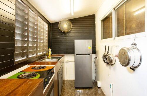 Suan Luang Casa | 420 House- up to 10 guests in central Bangkok.