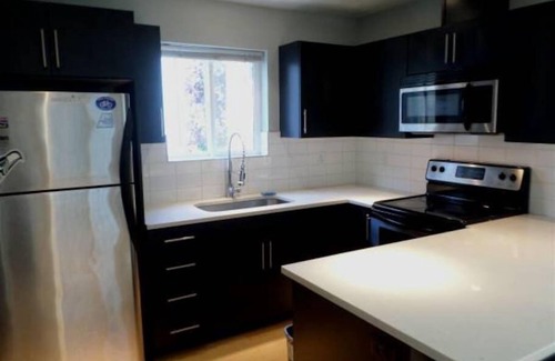 University District Casa | 4212 UW 2-Bedroom modern Townhouse N Seattle home