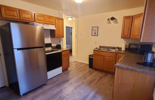 Oneonta Apartamento | 43 Cliff - Apt 2 - 3 bdrm apt in City Center Oneonta, walkable to Main St