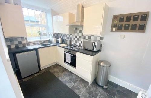 Coedpoeth Casa | 43 Heol Maelor- A Homely Cottage in Wrexham, North Wales