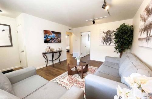 Campbell Casa | 434-Campbell Cozy & Bright 2B/1b/AC/close to Downtown