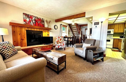Conway Casa | 45' Crooked Lake Frontage