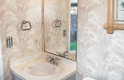 Windy Hill Casa | 4510 Seaview Street Nmb 3 Bedroom Home by Redawning