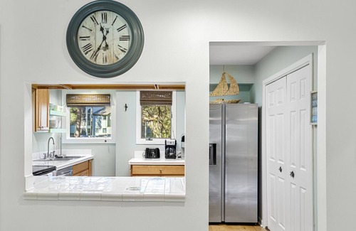 Kiawah Island Condominio | 4513 Parkside: Dogs OK, 2BR, Deck & Screened Porch