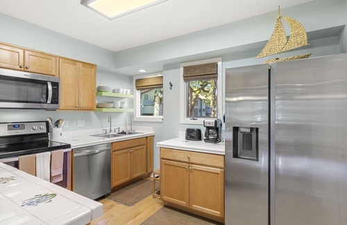 Kiawah Island Condominio | 4513 Parkside: Dogs OK, 2BR, Deck & Screened Porch