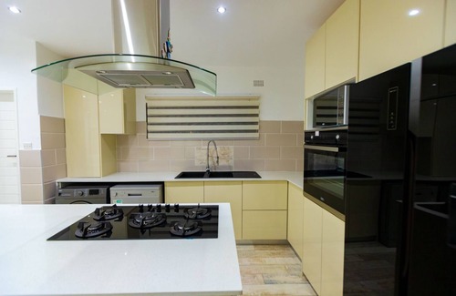 Bulawayo Casa | 456 Hopeville Escape - Spacious three-bedroomed home with modern finishings!!