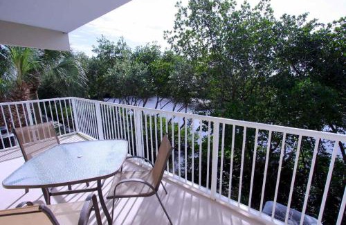 Ruskin Casa | 456 Little Harbor