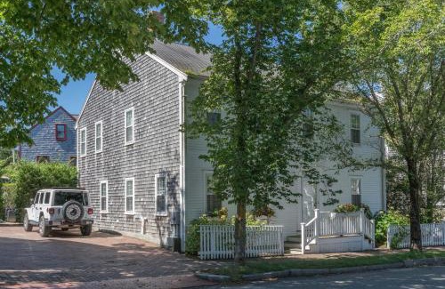 Nantucket Town Casa | 45B Pleasant St