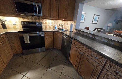 Crescent Beach Condominio | 461 Fun in the Sun 3 Bdrm Oceanfront Ground floor