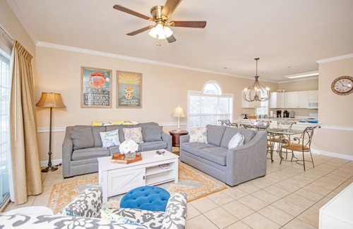Central Myrtle Beach Condominio | 4695 Wild Iris Drive, #204 Magnolia Place 2 Bedroom Condo by RedAwning