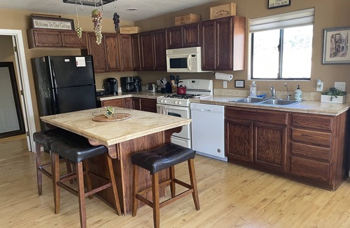Templeton Casa | 46 W, Bodega cerca, Bocce! Perfecto para 1 o 2 parejas, familias y perros.