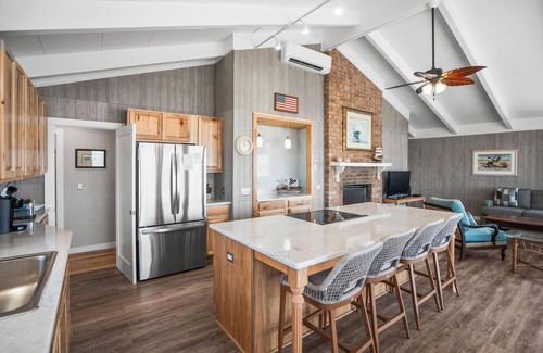 Saint Helena Island Casa | 470 Tarpon Blvd