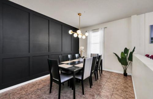 Crystal Cove Casa | 4736 Family home Near Disney Sea World