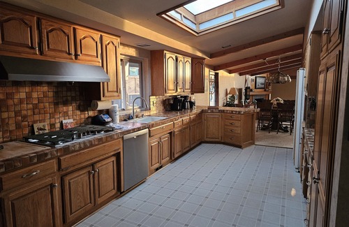 San Simeon Casa | 4757 Windsor Blvd. Seaclift Estates