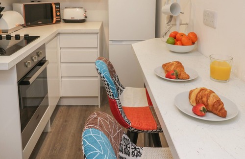 Whitby Cabaña | 47A BAXTERGATE, pet friendly, country holiday cottage in Whitby