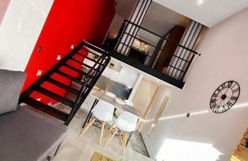 Nea Peramos Apartamento | 48 Downtown Lofts