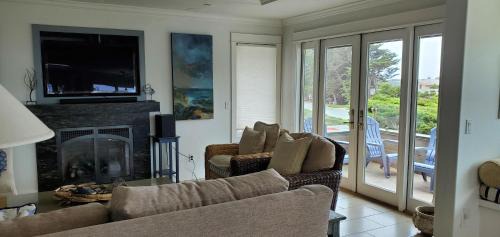 San Simeon Casa | 4812 Windsor Bl.
