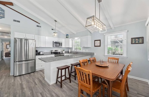 South Nags Head Casa | 486 - South Nags Head Ocean Side Rental Home con espacioso interior