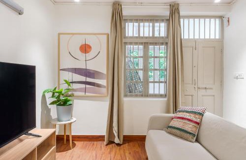Pali Hill Apartamento | 48B by The Bombay Home Company