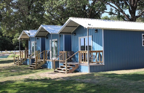 Quinlan Cabina | #49 Cozy Lake Front Cabin w/AC, WiFi & Breathtaking Views! Marina w/Free Fishing