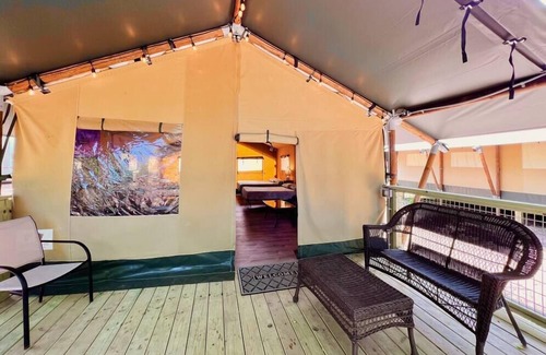 Fentress Cabina | #49 Son's River Ranch Safari Cabin