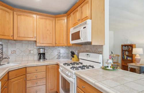 Carpinteria Apartamento | 4950 Sandyland Road #127 condo