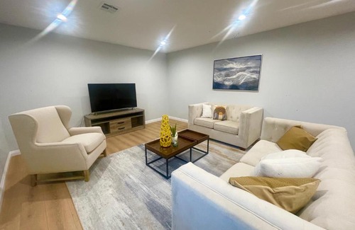 East Pasadena Casa | 4B3B spacious brand new house share with host in Pasadena Great environment neighborhood