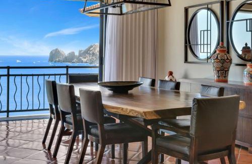 El Médano Ejidal Casa | 4BD 2-level Penthouse 5-Star Beachfront Paradise.