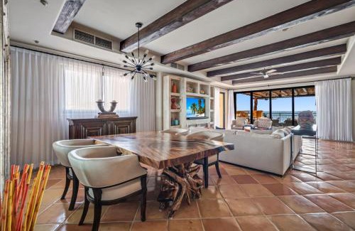 El Médano Ejidal Casa | 4BD 2-level Penthouse 5-Star Beachfront Paradise.