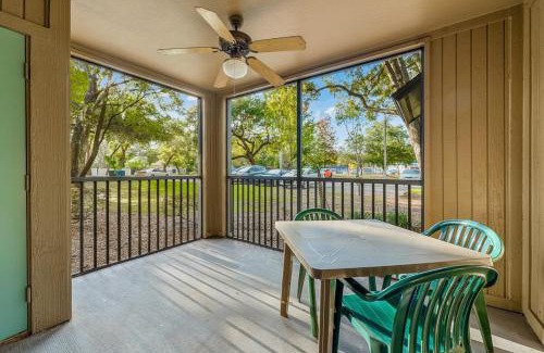 Bearss Plaza Casa | 4BD 2 MI to USF Free Pool + 24 Hour Gym