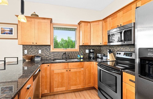 Lutsen Casa | 4BD, 3BA - Spacious with Lake & Mountain Views