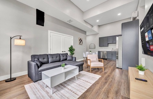 Cleveland Apartamento | 4Bd+65"TV+Crib+8 Min Away from DT CLE