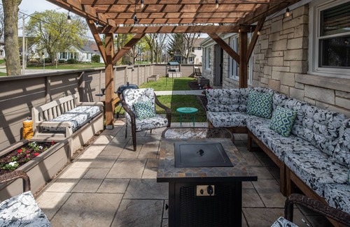 Wauwatosa Casa | 4BD Central to Top Attractions, Quiet Walkable Area