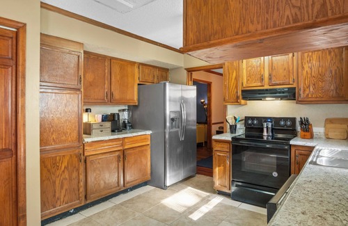 Charlotte Casa | 4bd Contemporary: BBQ - Game Room, Close to NASCAR, 15 mins to Downtown