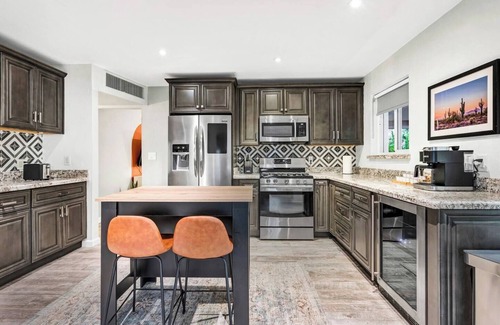 New Papago Parkway Casa | 4BD Heated Pool, Hot Tub, Putting Green
