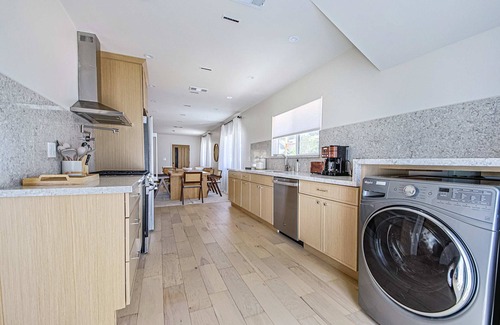 Los Feliz Casa | 4BD LA Villa with Jacuzzi, Sauna, and Outdoor Blis