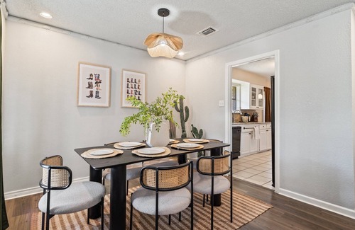 Irving Casa | 4bd Near Airport & Downtown - Volleyball - Games