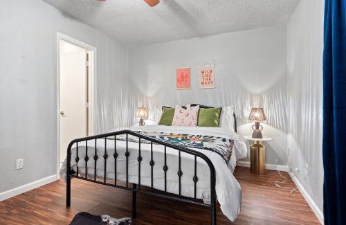Irving Casa | 4bd Near Airport & Downtown - Volleyball - Games
